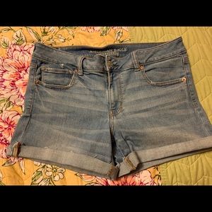 AE Midi Light Denim Shorts
